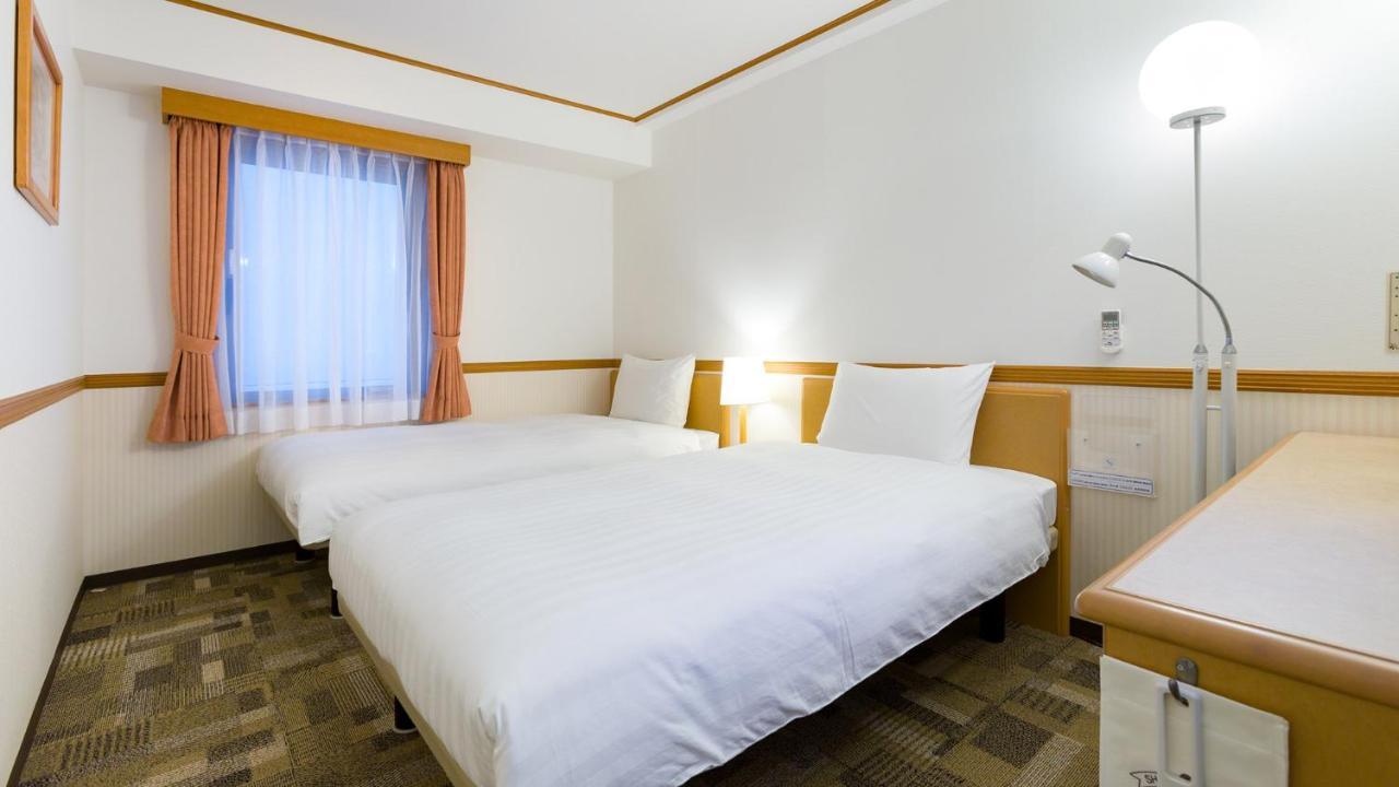 Toyoko Inn Kobe Sannomiya-Eki Higashi Exterior photo
