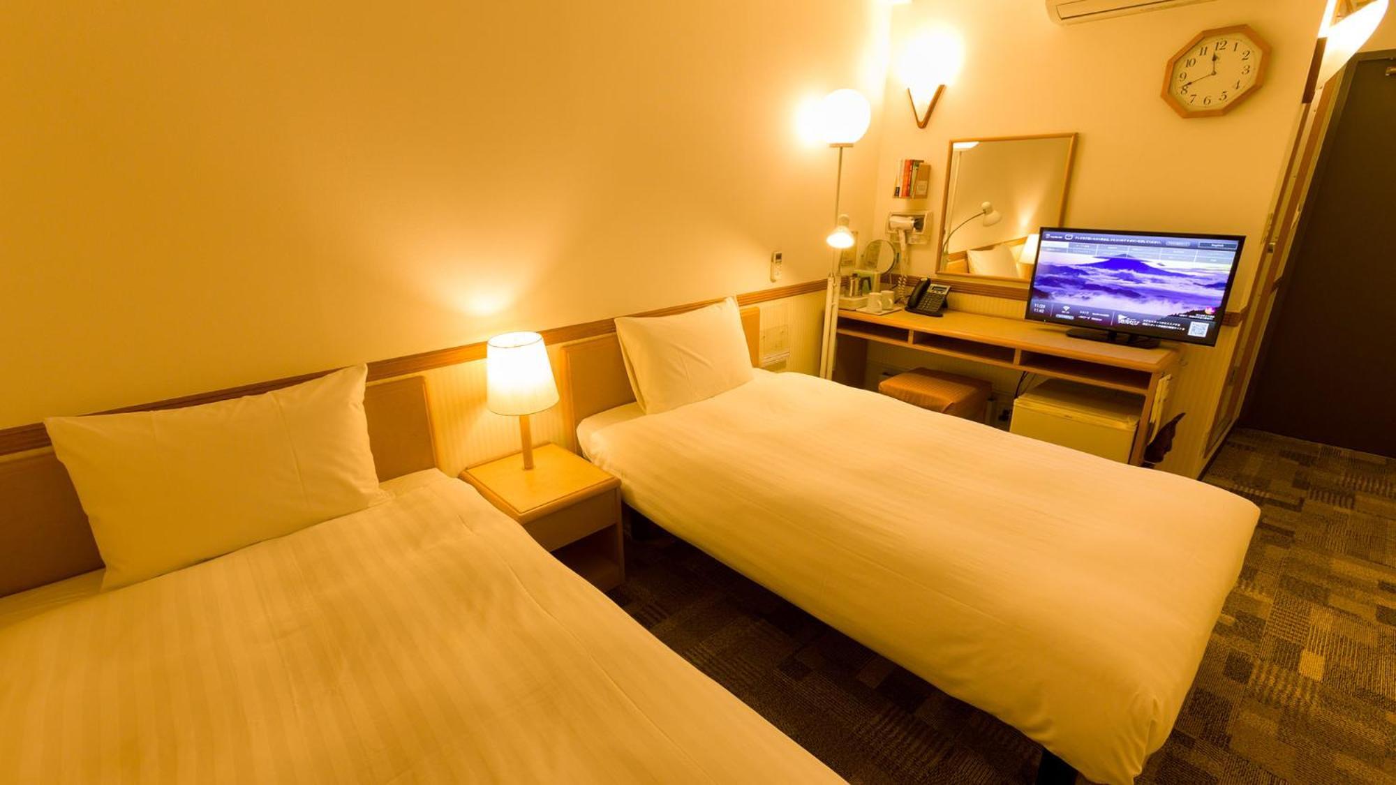 Toyoko Inn Kobe Sannomiya-Eki Higashi Room photo