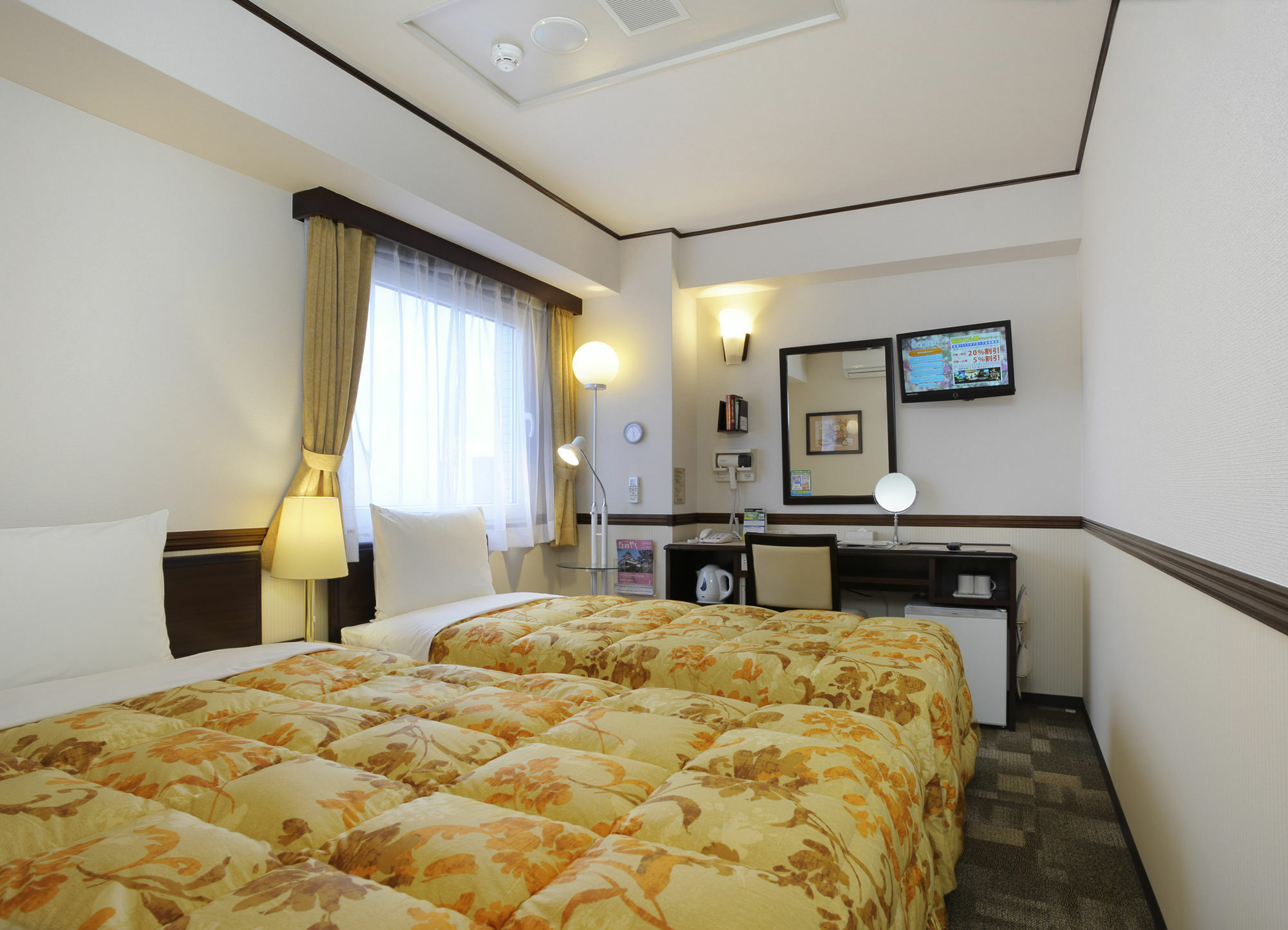 Toyoko Inn Kobe Sannomiya-Eki Higashi Exterior photo